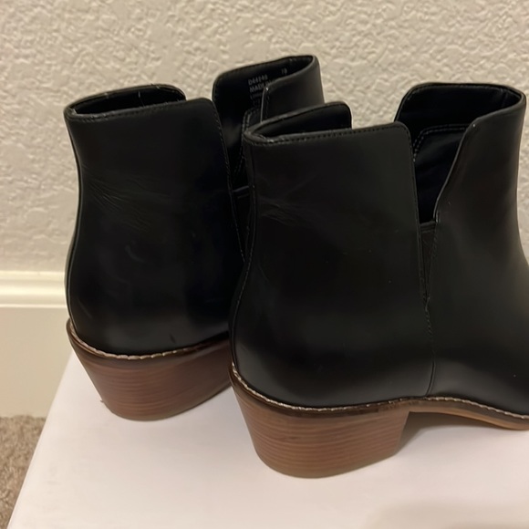 Women’s Cole Haan Booties 7 - Picture 2 of 5